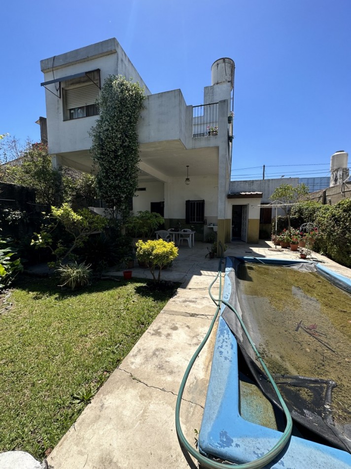 VENTA PROPIEDAD CON 2 CASAS EN EXCELENTE UBICACION