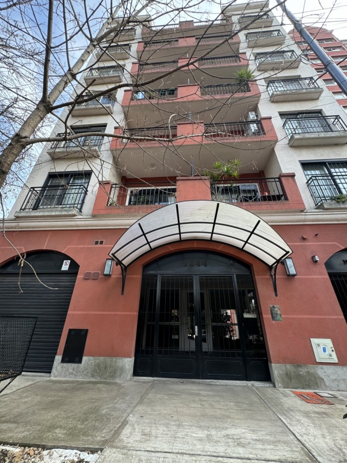 DEPARTAMENTO 2 AMBIENTES CON BALCON ,COCHERA Y BAULERA 