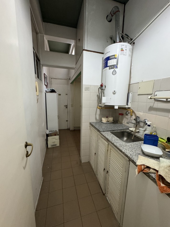 DEPARTAMENTO 4 AMBIENTES EN EDIFICIO USO PROFESIONAL/VIVIENDA 