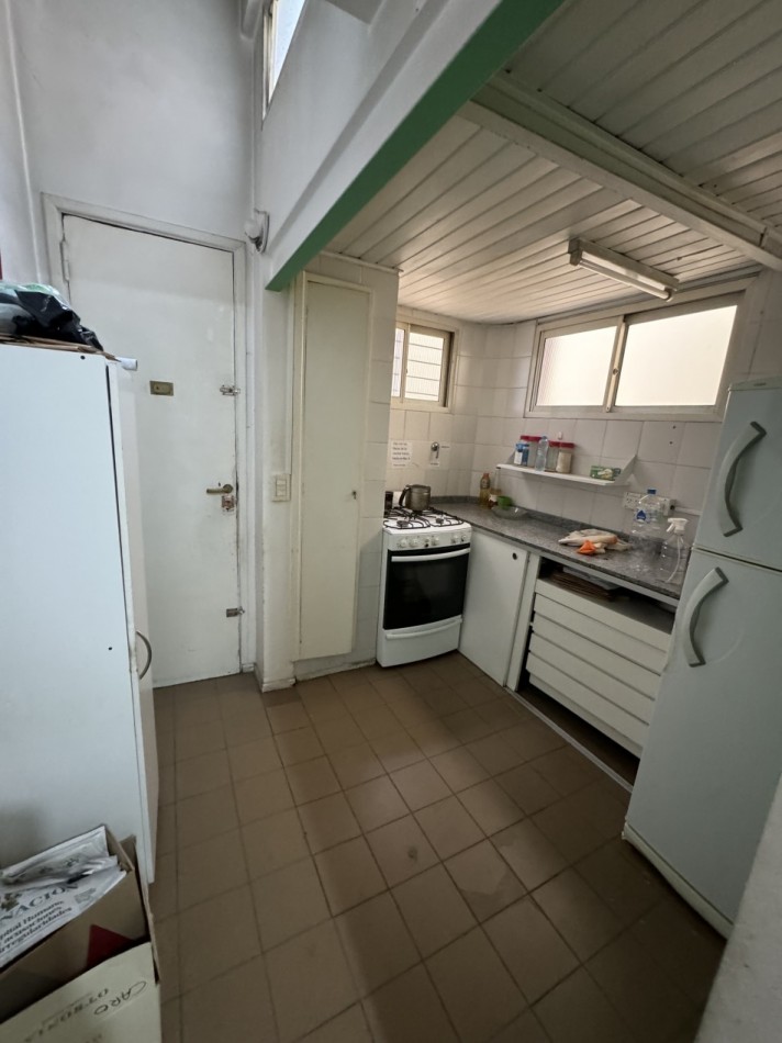 DEPARTAMENTO 4 AMBIENTES EN EDIFICIO USO PROFESIONAL/VIVIENDA 