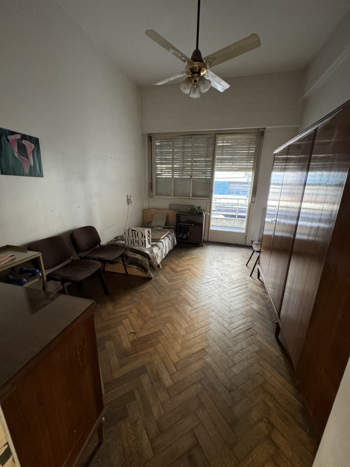 DEPARTAMENTO 4 AMBIENTES EN EDIFICIO USO PROFESIONAL/VIVIENDA 