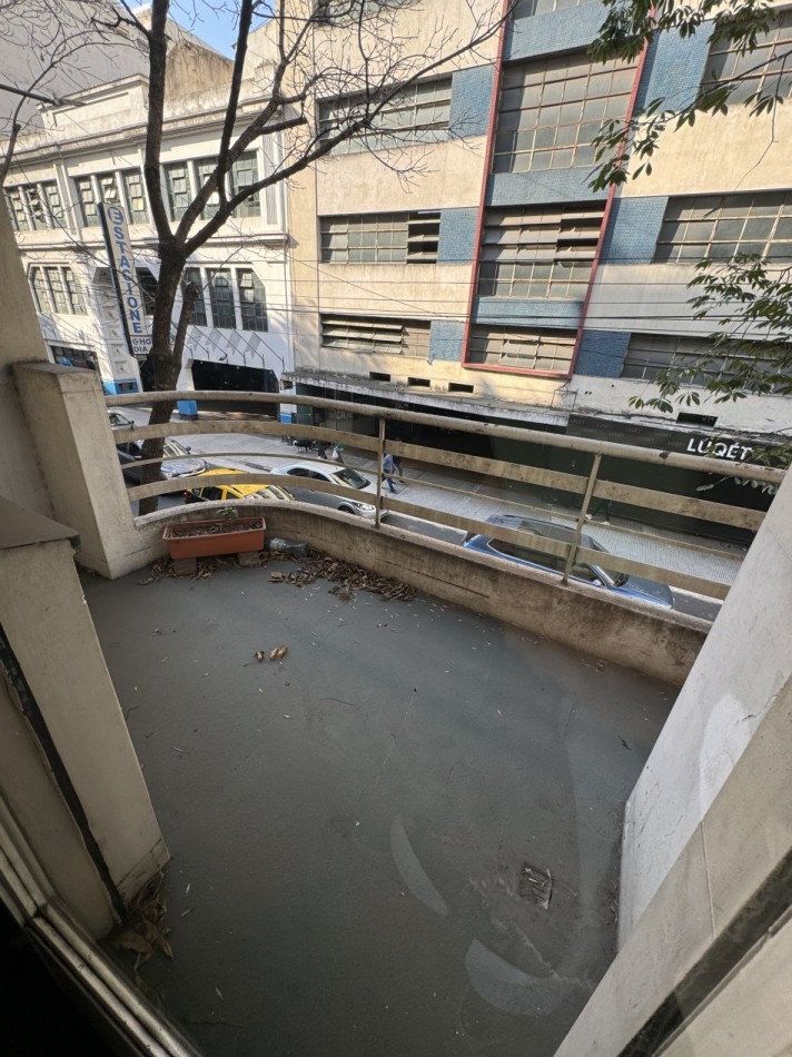 DEPARTAMENTO 4 AMBIENTES EN EDIFICIO USO PROFESIONAL/VIVIENDA 