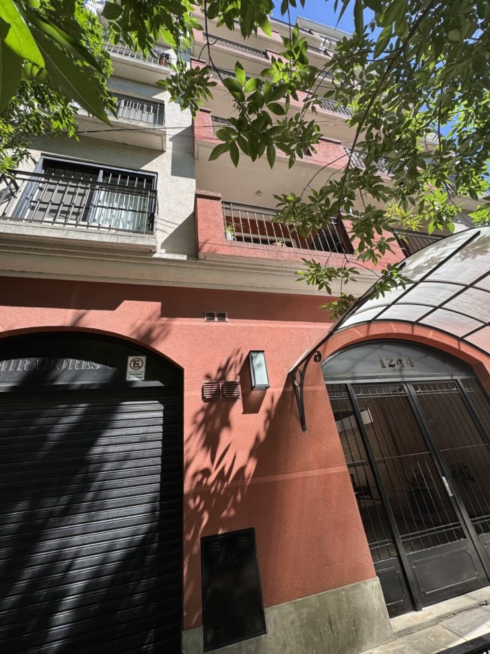 DEPARTAMENTO 2 AMBIENTES CON BALCON ,COCHERA Y BAULERA 