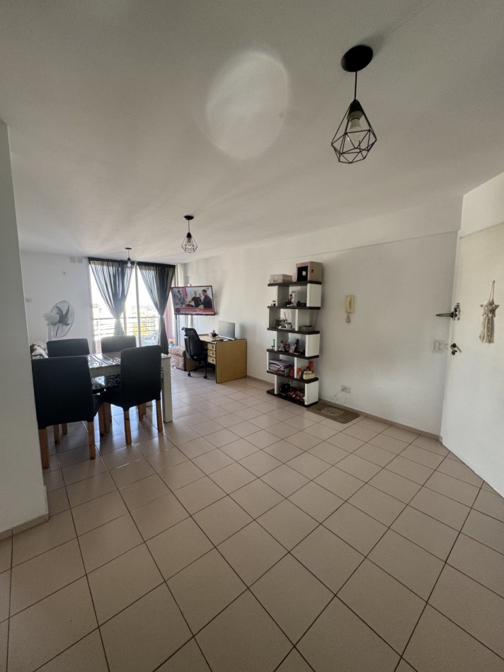 DEPARTAMENTO DOS AMBIENTES CON BALCON USO FAMILIAR Y PROFESIONAL