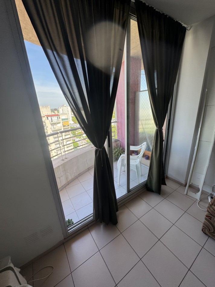 DEPARTAMENTO DOS AMBIENTES CON BALCON USO FAMILIAR Y PROFESIONAL
