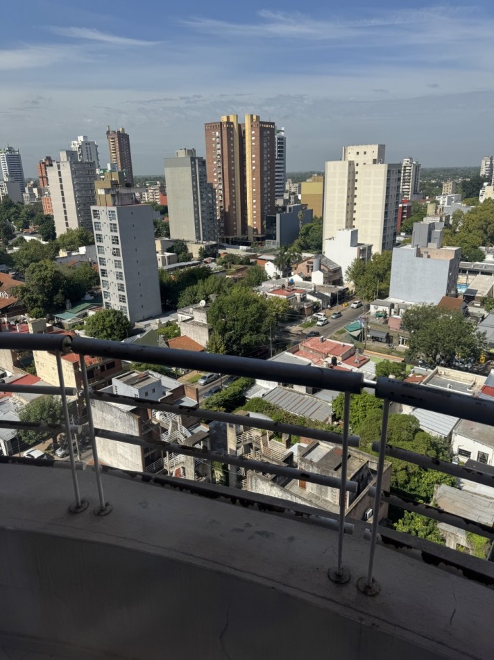 DEPARTAMENTO DOS AMBIENTES CON BALCON USO FAMILIAR Y PROFESIONAL
