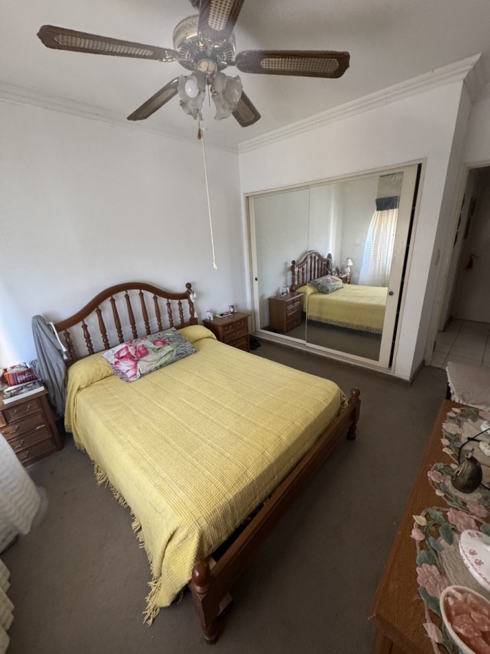 AMPLIO DEPARTAMENTO DE 3 AMBIENTES CON BALCON 