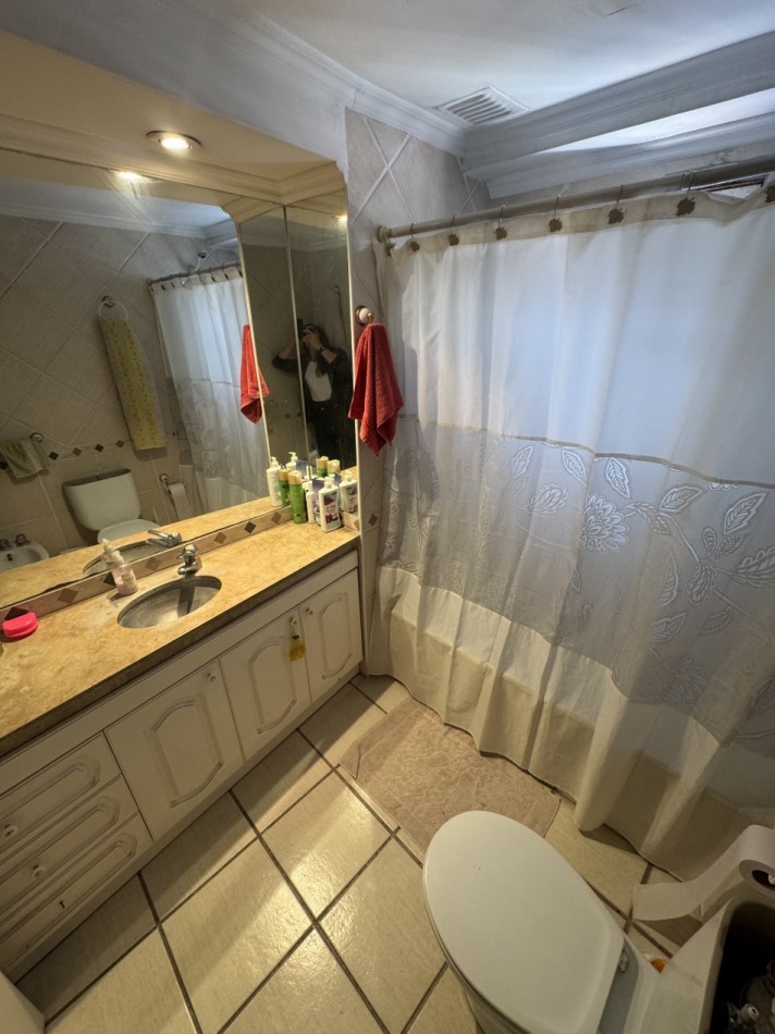 AMPLIO DEPARTAMENTO DE 3 AMBIENTES CON BALCON 