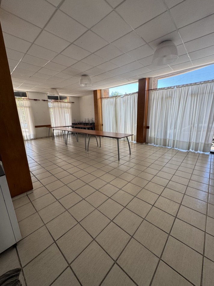 AMPLIO DEPARTAMENTO DE 3 AMBIENTES CON BALCON 