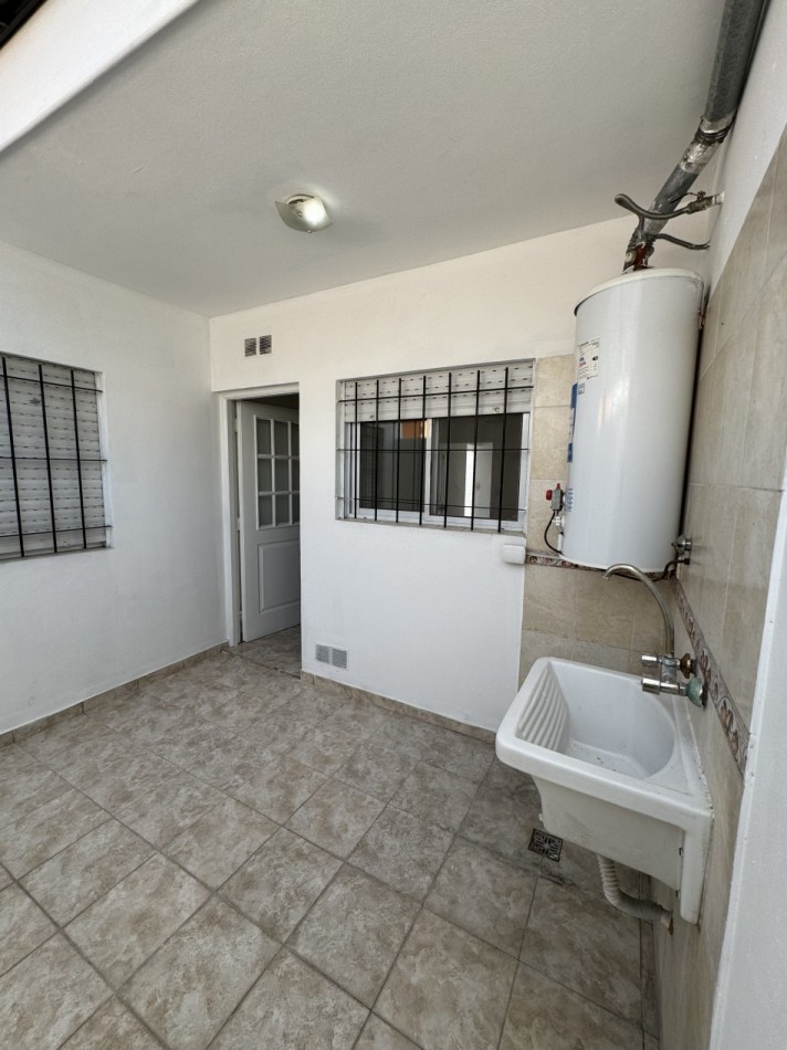 DEPARTAMENTO 3 AMBIENTES CON BALCON  SIN COCHERA