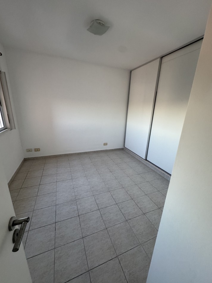 DEPARTAMENTO DOS AMBIENTES CON  COCINA SEPARADA Y BALCON