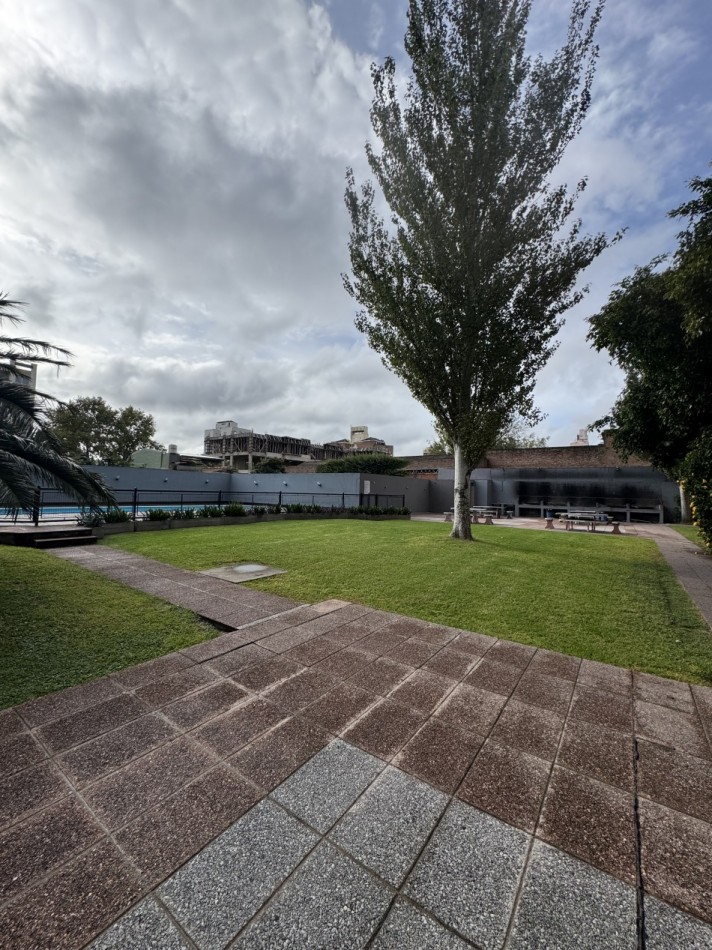 DEPARTAMENTO DOS AMBIENTES CON  COCINA SEPARADA Y BALCON