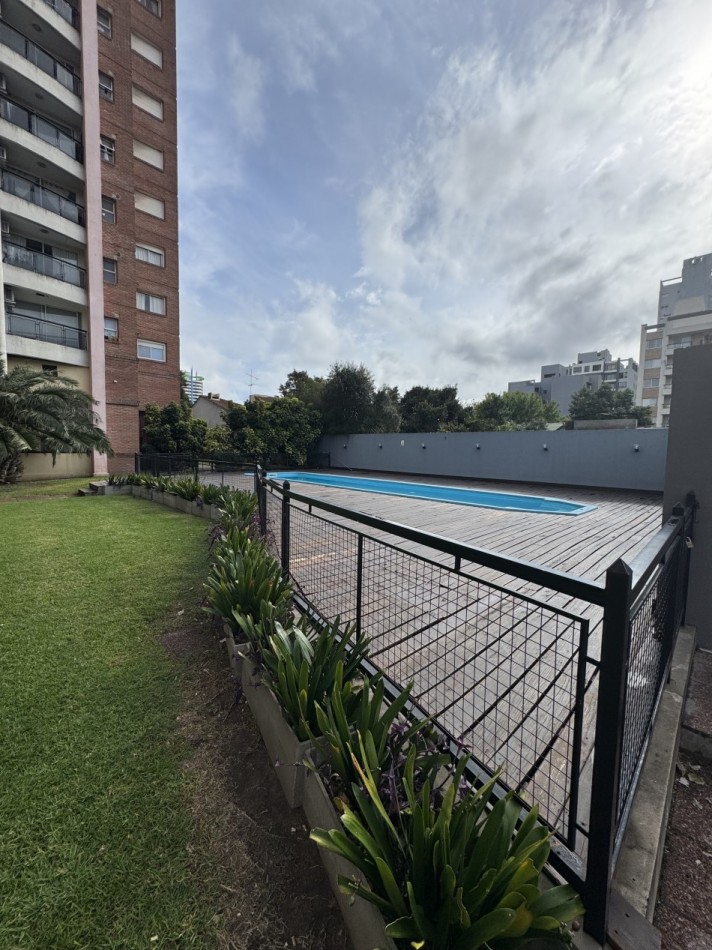 DEPARTAMENTO DOS AMBIENTES CON  COCINA SEPARADA Y BALCON