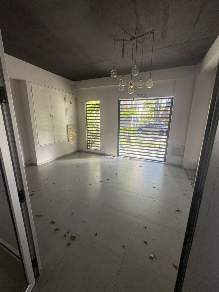 MONOAMBIENTE DE CATEGORIA CON COCHERA 