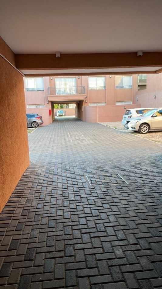 DEPARTAMENTO 2 AMBIENTES CON BALCON Y COCHERA