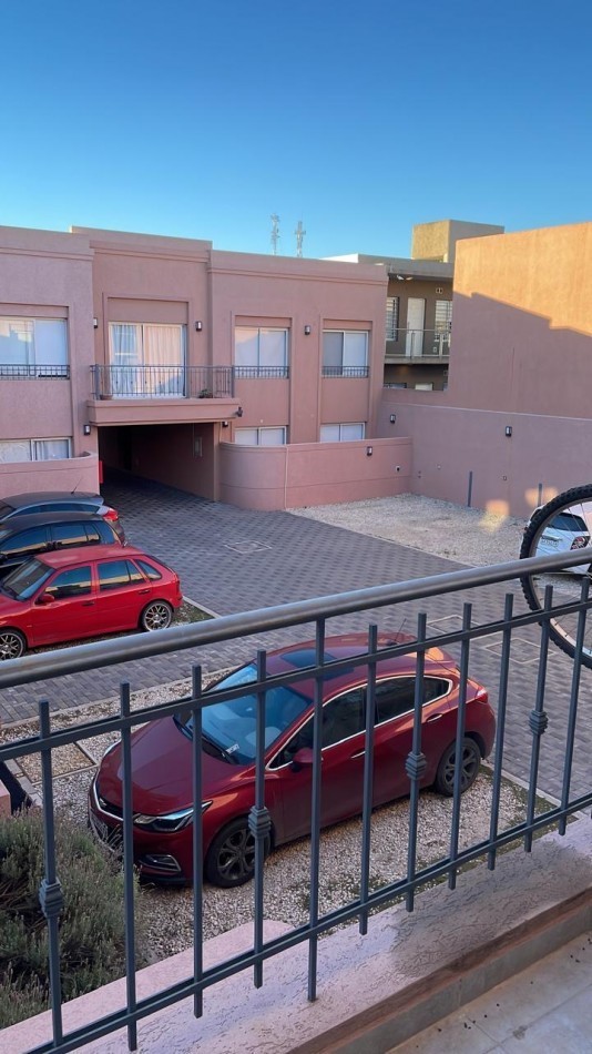 DEPARTAMENTO 2 AMBIENTES CON BALCON Y COCHERA