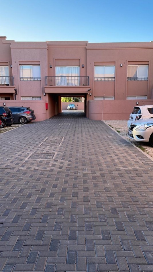 DEPARTAMENTO 2 AMBIENTES CON BALCON Y COCHERA