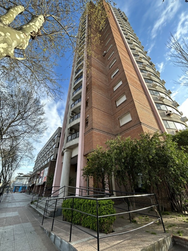 DEPARTAMENTO DOS AMBIENTES CON BALCON Y COCINA SEPARADA 