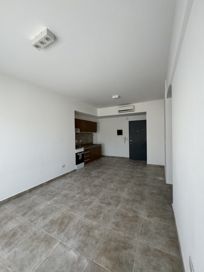 DEPARTAMENTO 2 AMBIENTES CON BALCON Y COCHERA