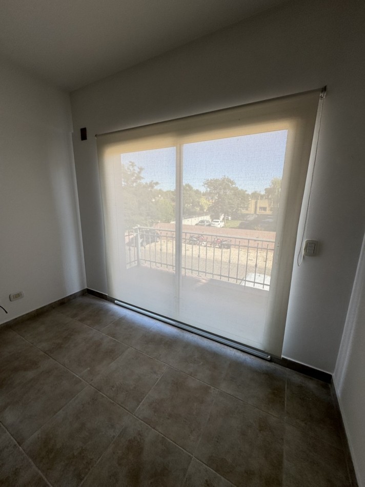 DEPARTAMENTO 2 AMBIENTES CON BALCON Y COCHERA