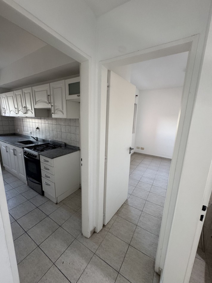 DEPARTAMENTO DOS AMBIENTES CON BALCON Y COCINA SEPARADA 