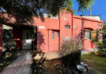 HERMOSAS CASAS EN AMPLIO LOTE CON PILETA Y GRAN VEGETACION 