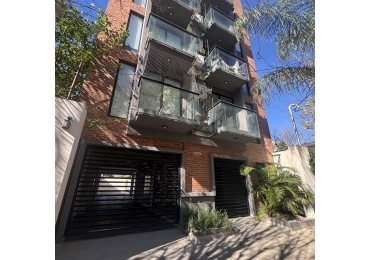 MONOAMBIENTE DE CATEGORIA CON COCHERA 